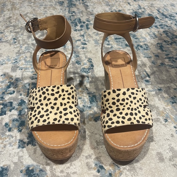 Dolce Vita leopard platform sandals - Picture 2 of 5